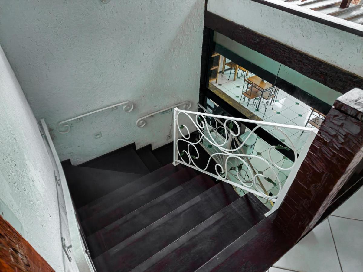Bliss Hoteis Centro Búzios Exterior foto A staircase with a handrail
